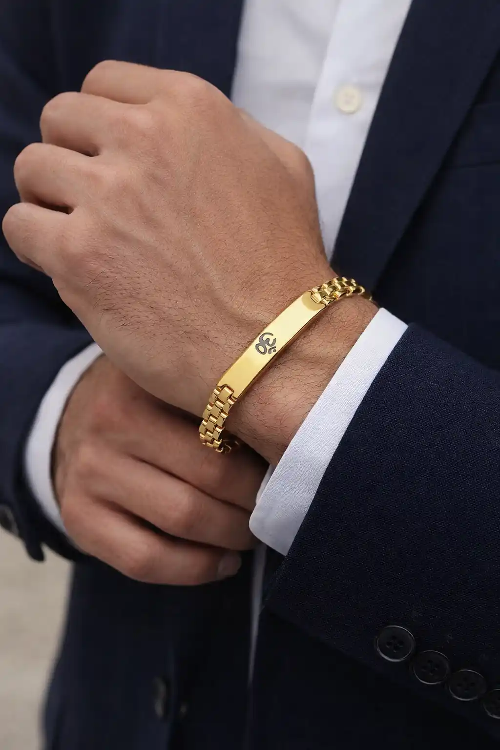 Shiny Om Loose Gold Bracelet For Men (8 Inch).png