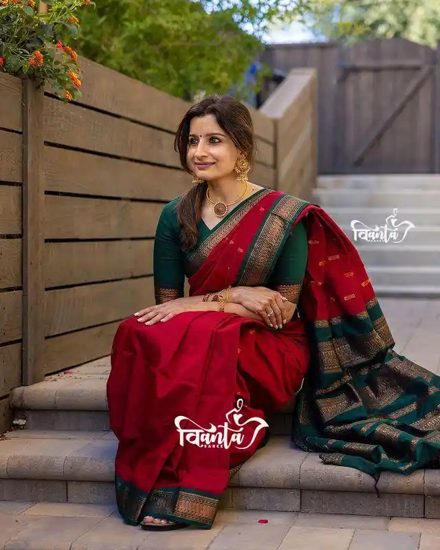 Woven Kanjivaram,Banarasi Jacquard Soft Silk Saree.png