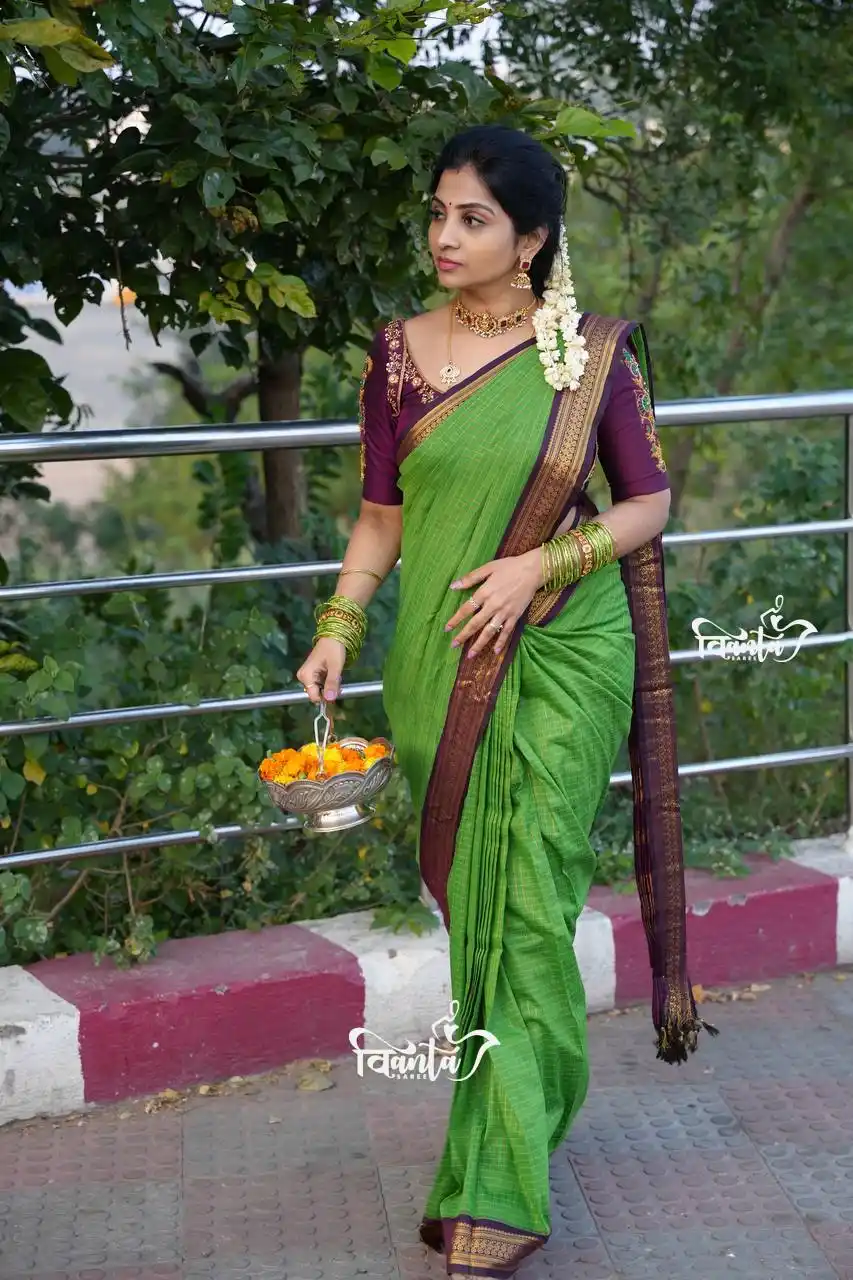 Woven Kanjivaram , Banarasi Jacquard Saree.png