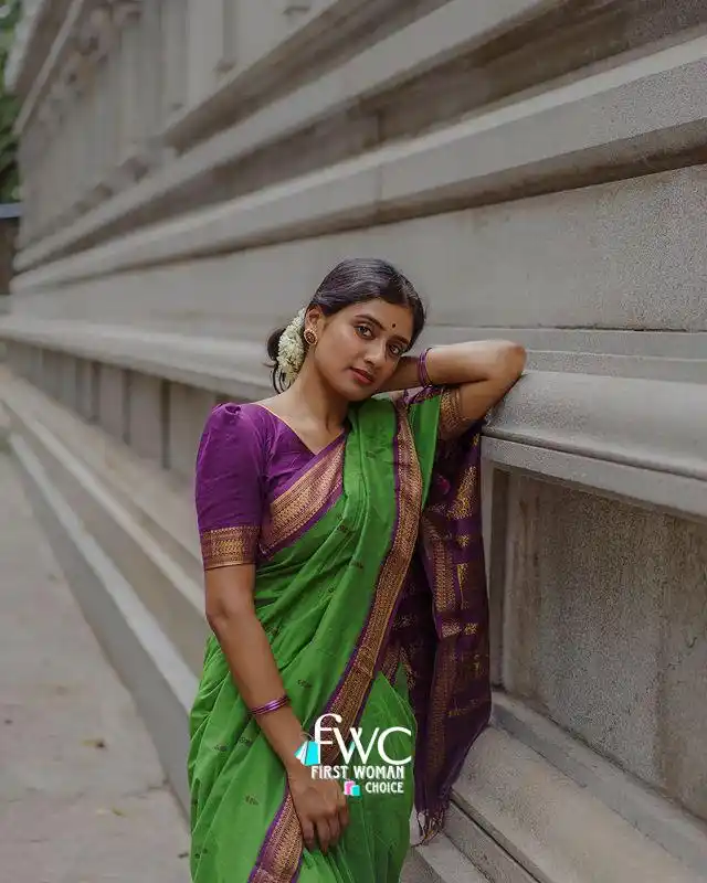 Woven Kanjivaram,Banarasi Jacquard Soft Silk Saree.png