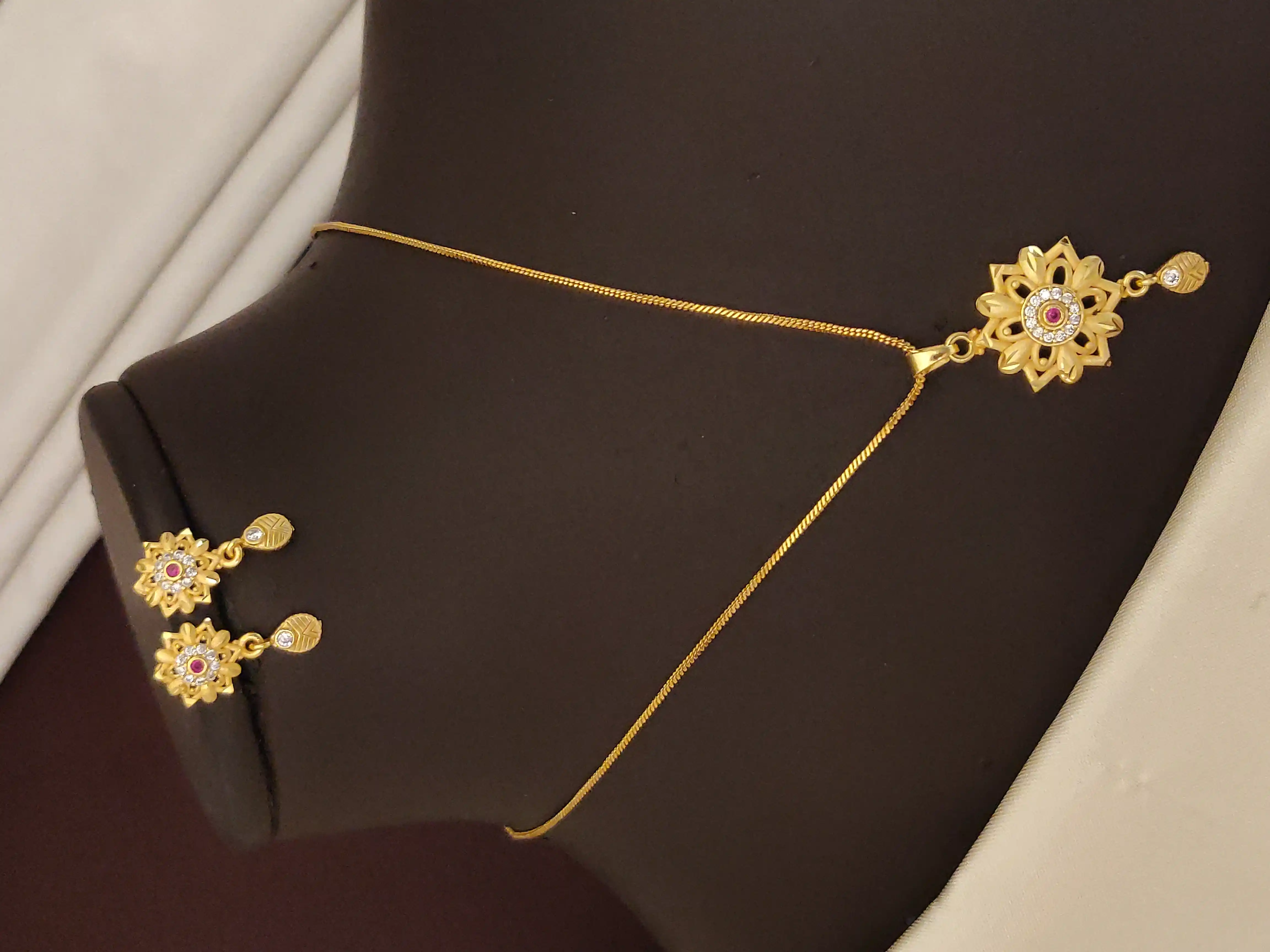 High Gold Plated Antique Circular Pendant Necklace Set with Earrings.png