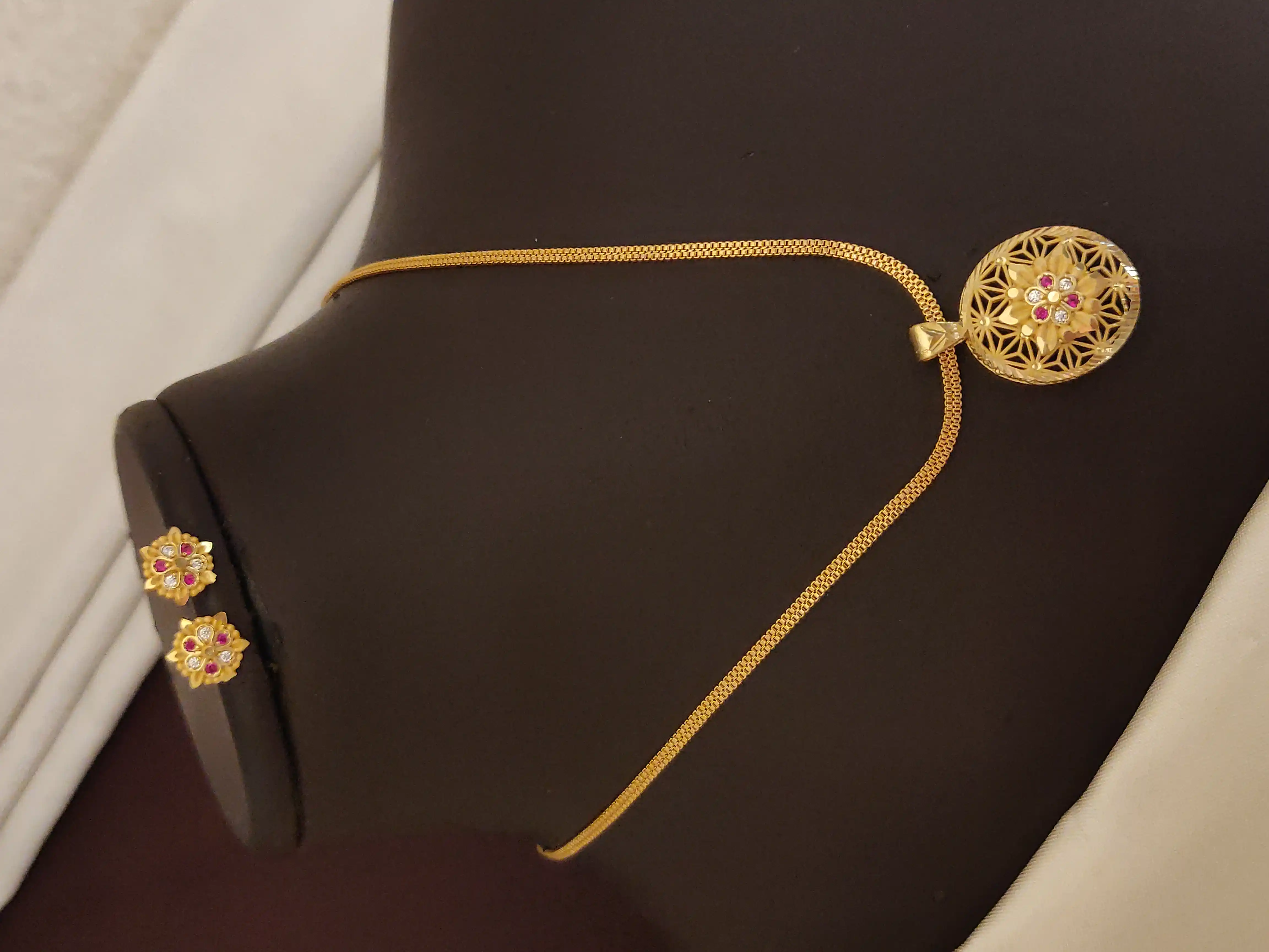 High Gold Plated Antique Circular Pendant Necklace Set with Earrings.png