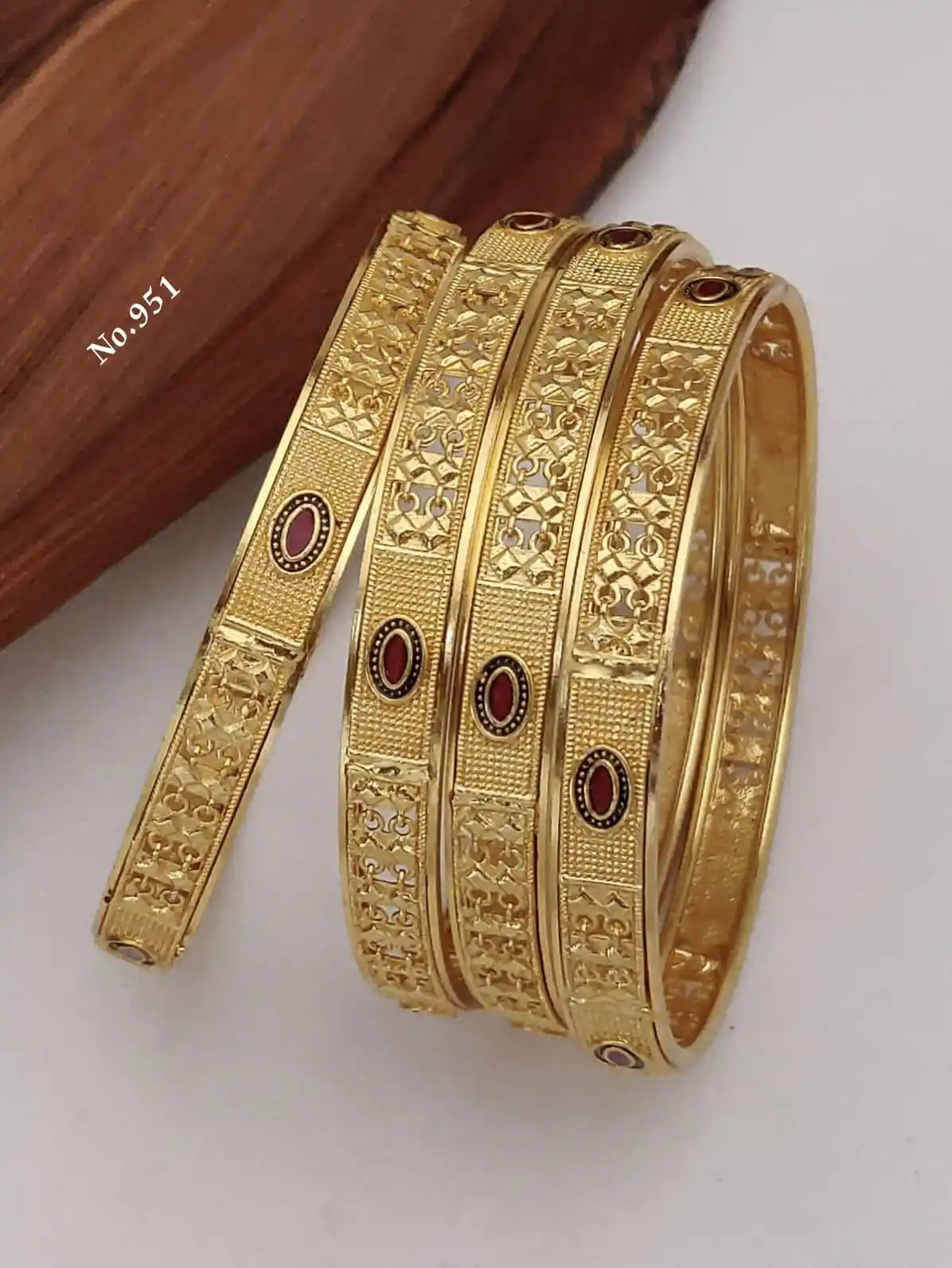 SET OF 4PC GOLD PLATED TRADITIONAL MEENAKARI BANGLES.png