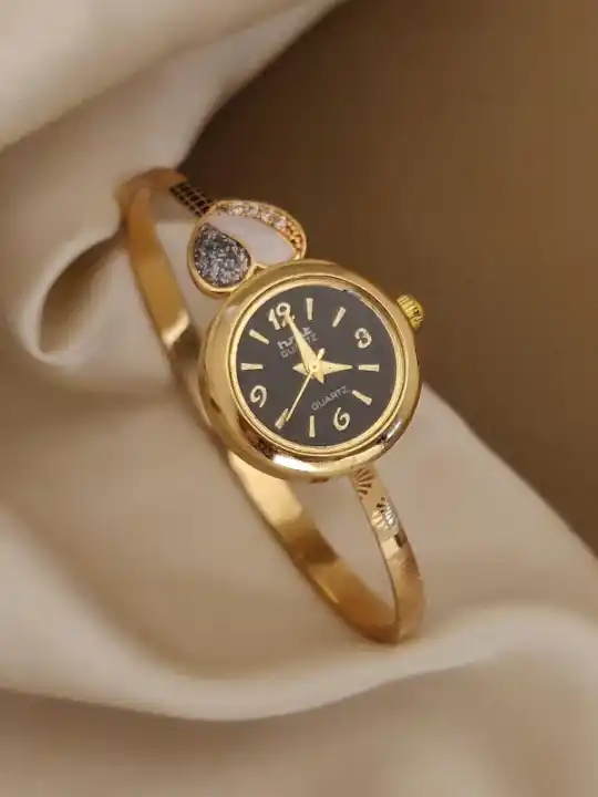 Stylish High Gold Plated AD Diamond Heart Design Adjustable Bangle Wrist Watch for Women.png
