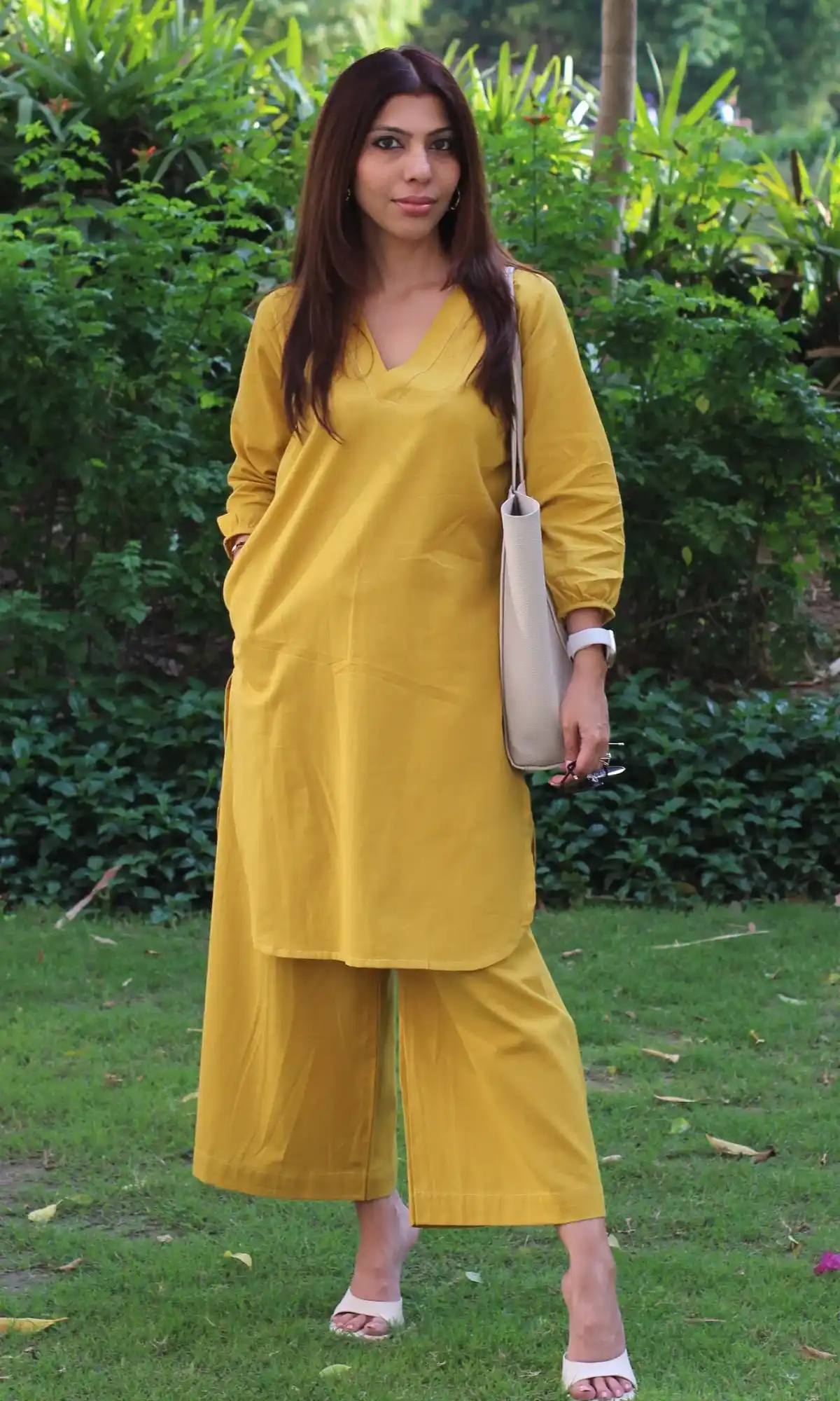 Yellow V-neck Kurta set.png