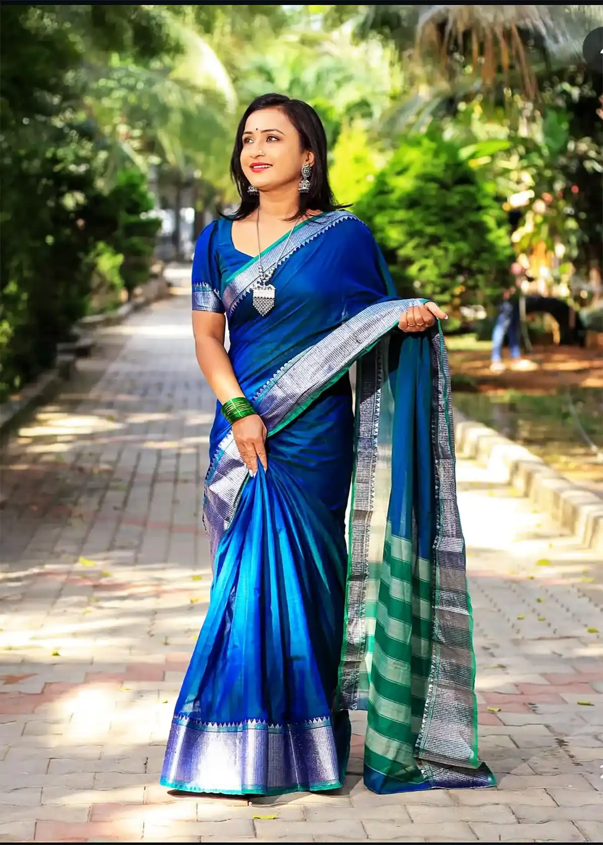 Rama Blue Silver Jari Border Narayanpet Cotton Saree.png