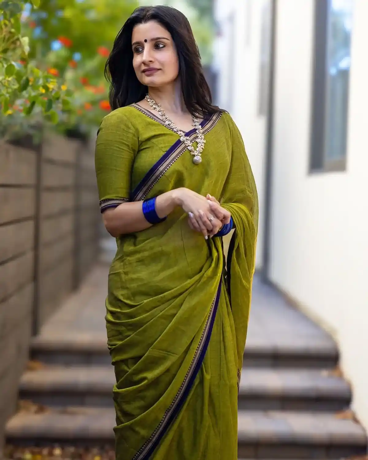 Mehandi Thin Border Narayanpet Cotton Saree.png