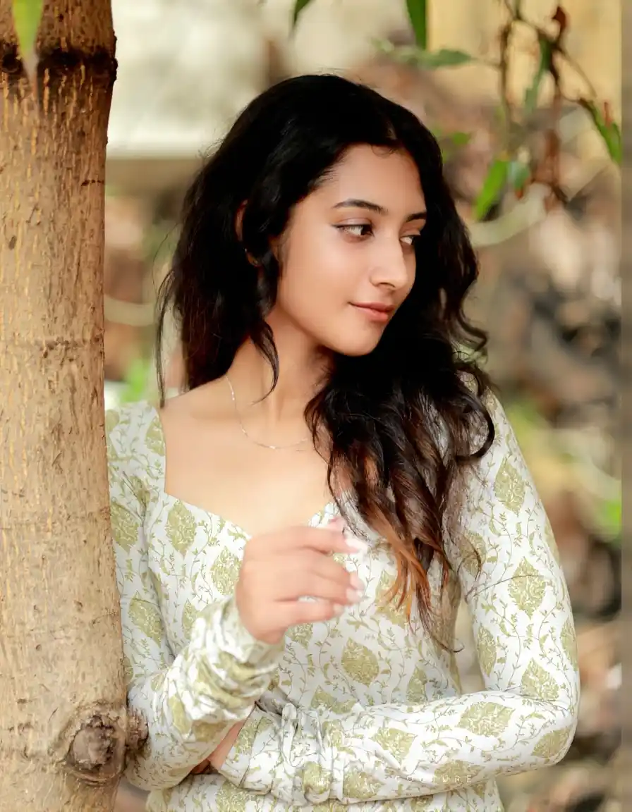 Women’s Ivory & Olive Floral Printed Kurti with Tie-Up Sleeves.png