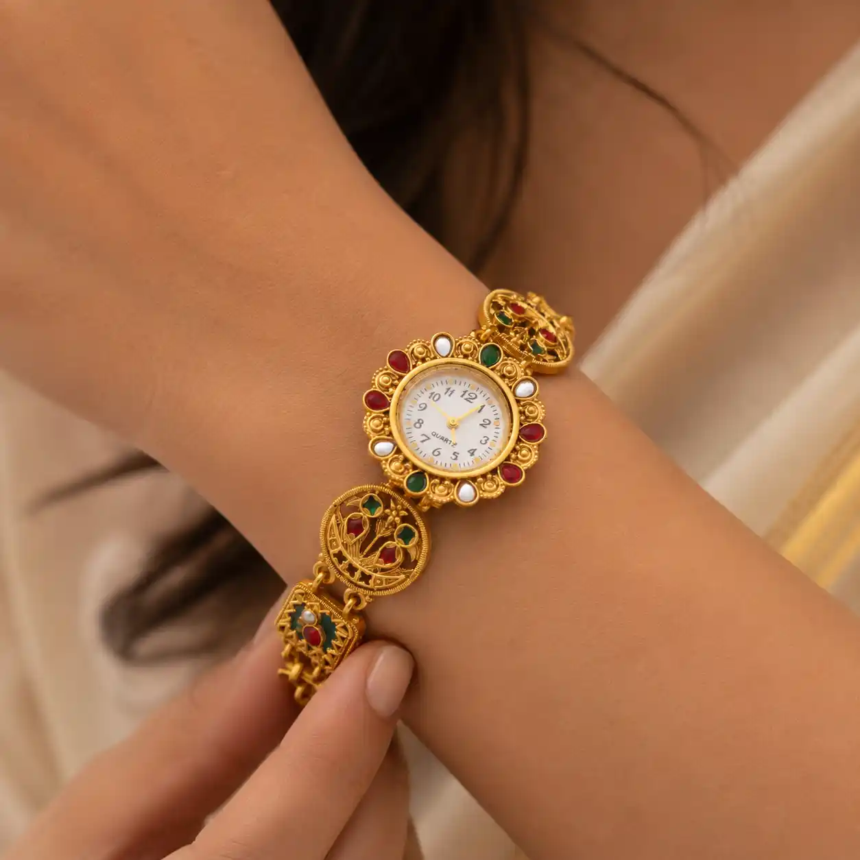 Royal Heritage Traditional Gold-Tone Bracelet Watch for Women.png