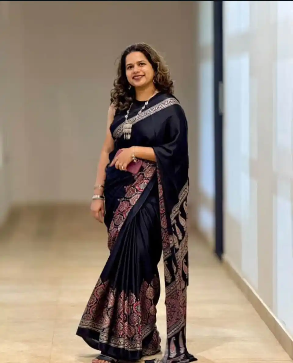 BLACK HALF AND HALF SAREE.png
