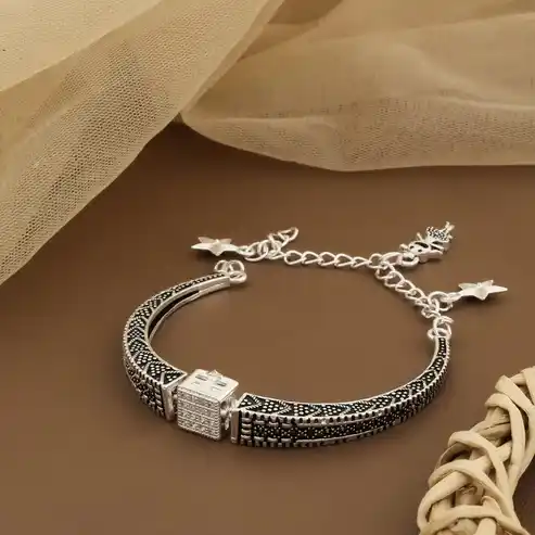 SQUARE SHAPE SILVER PLATED BRACELET.png