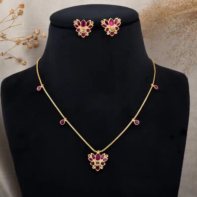 Opulent Relic Gold Necklace Set.png