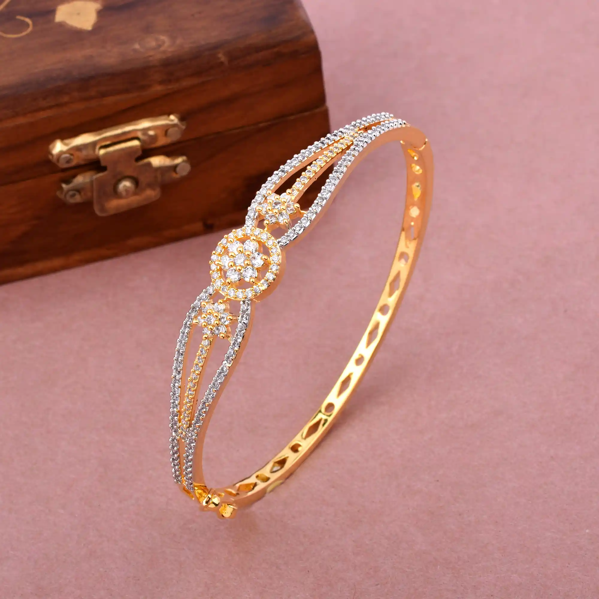 Luminous Gold Diamond Bracelet with Adjustable Lock System.png
