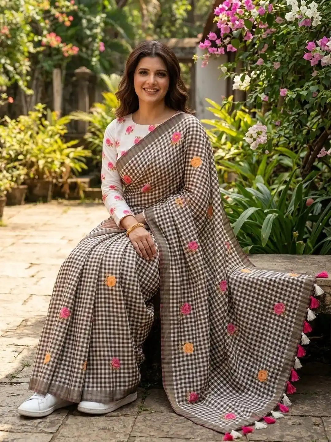 LATEST LINEN SAREES.png