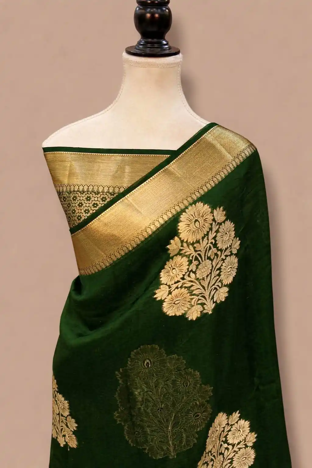 Kanchipuram lichi silk saree.png