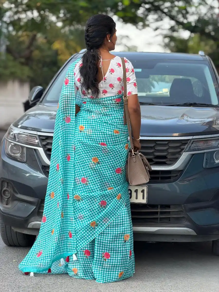 LATEST LINEN SAREES.png