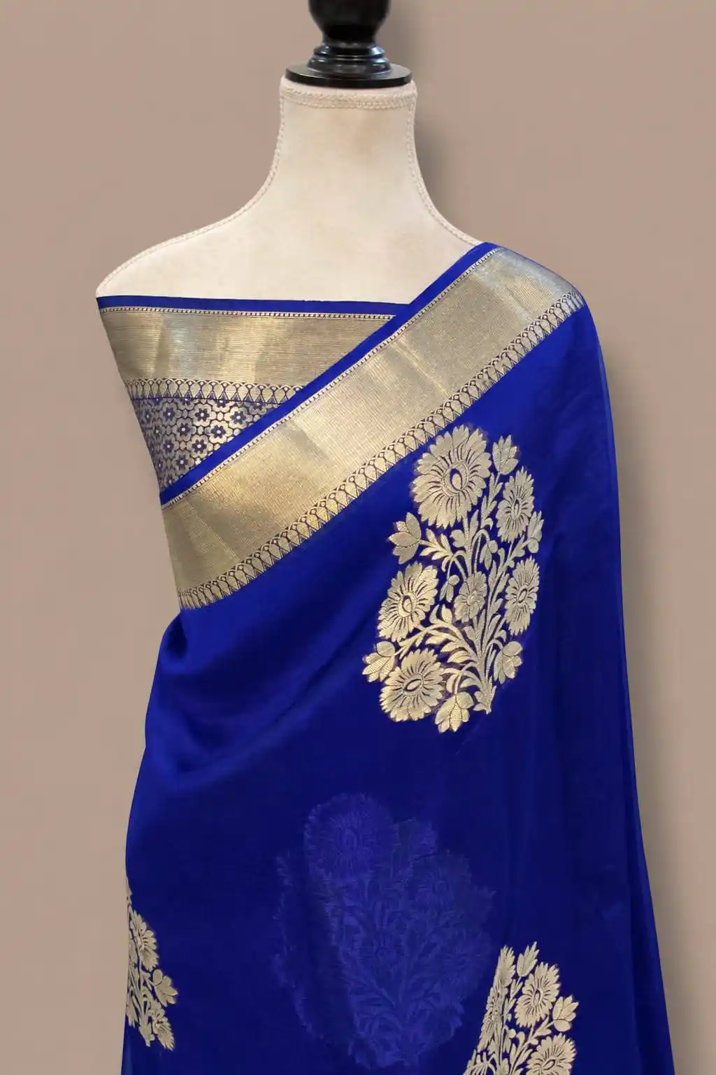 Kanchipuram lichi silk saree.png