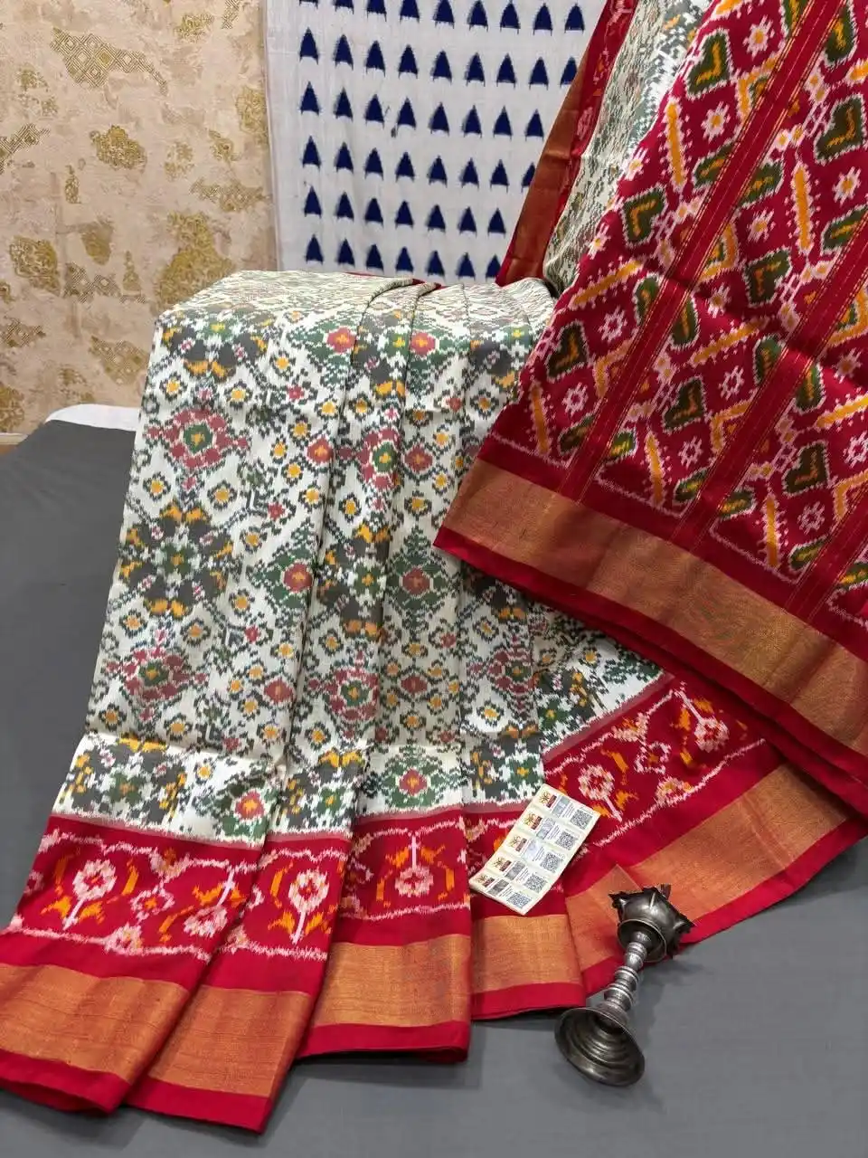 POCHAMPALLI DESIGNER AND DOLLA SILK FABRIC SAREES.png