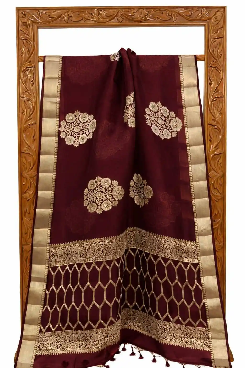 Kanchipuram lichi silk saree.png